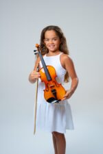 Young girl with her SOMON student violin