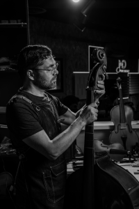 Andriy Khomyakevych, luthier